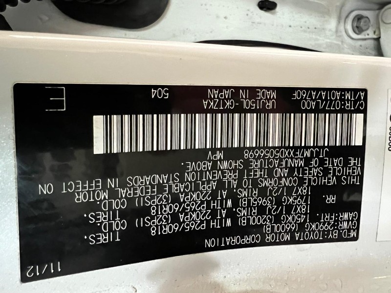 Lexus GX 460 Vehicle Full-screen Gallery Image 10