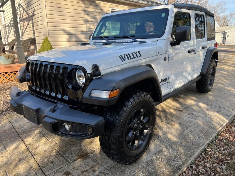 Jeep Wrangler Vehicle Full-screen Gallery Image 2