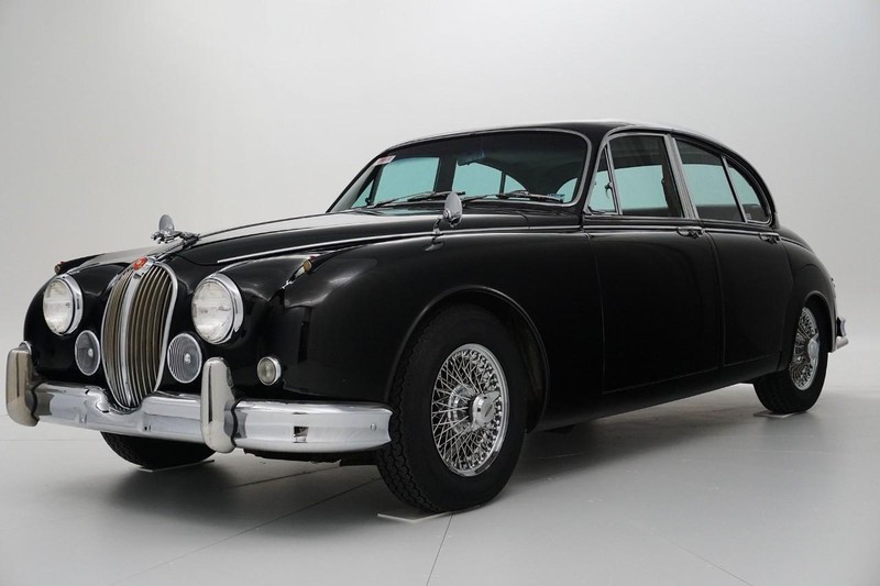Jaguar Mark II Vehicle Full-screen Gallery Image 2