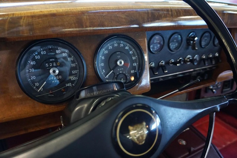 Jaguar Mark II Vehicle Full-screen Gallery Image 10