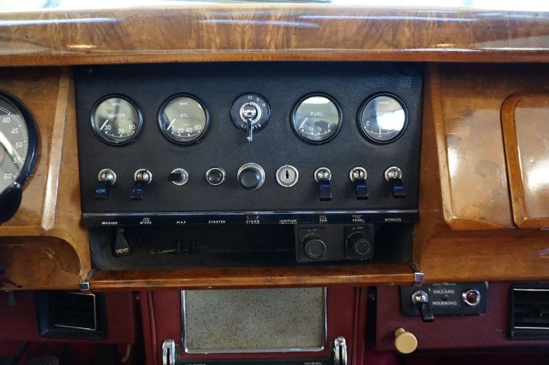 Jaguar Mark II Vehicle Full-screen Gallery Image 11