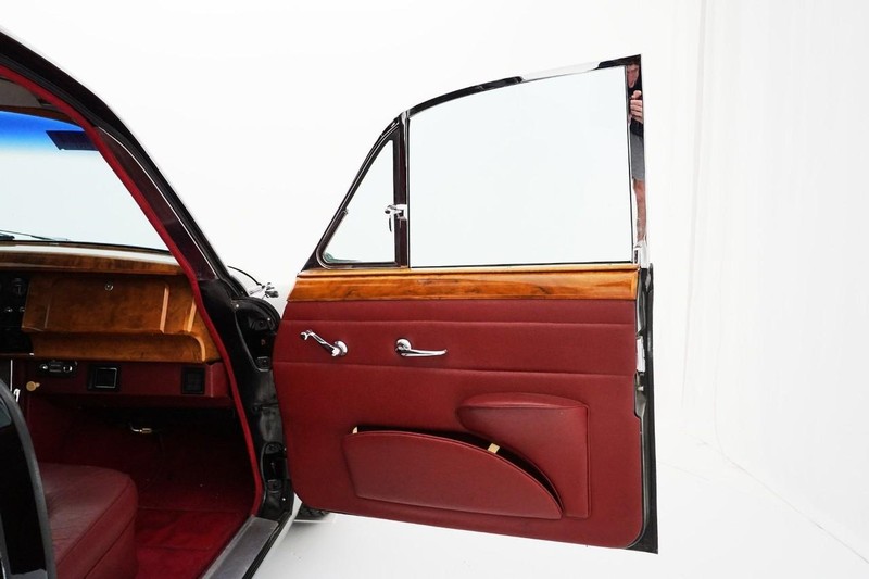 Jaguar Mark II Vehicle Full-screen Gallery Image 15