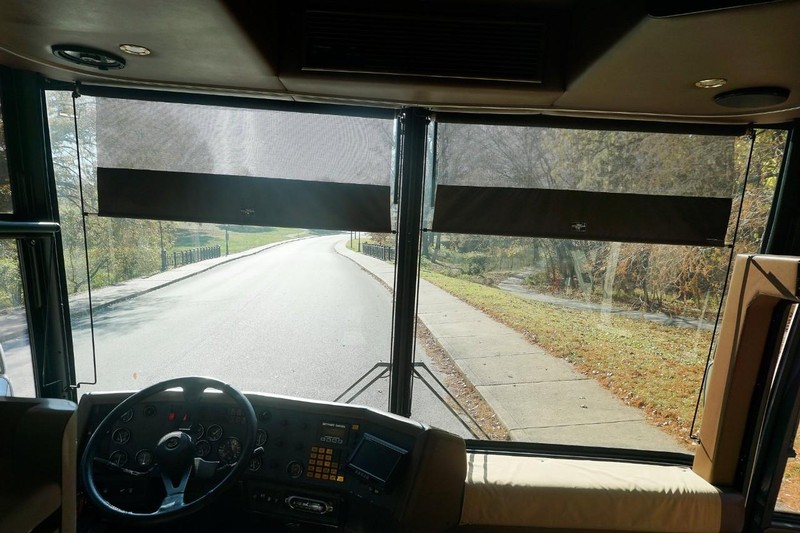 Prevost H3-45 VIP Vehicle Full-screen Gallery Image 20