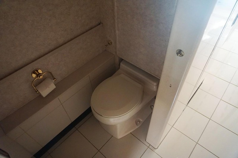 Prevost H3-45 VIP Vehicle Full-screen Gallery Image 29