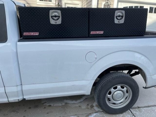 Ford F-150 Vehicle Full-screen Gallery Image 4