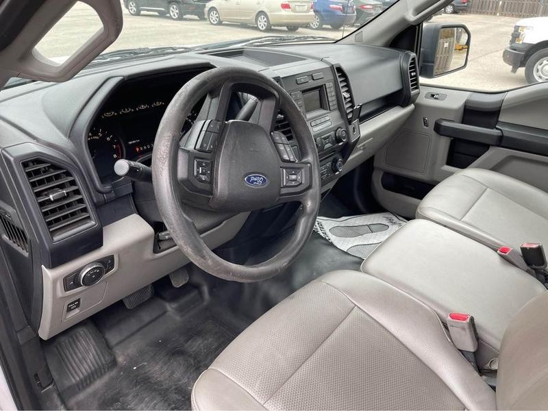 Ford F-150 Vehicle Full-screen Gallery Image 6
