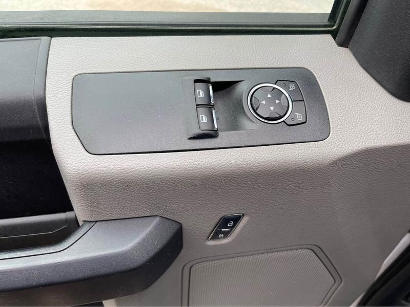 Ford F-150 Vehicle Full-screen Gallery Image 8