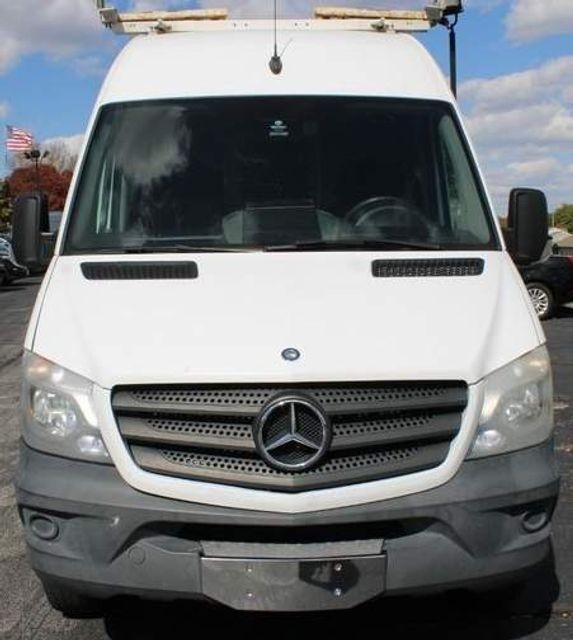 Mercedes-Benz Sprinter Cargo Vans Vehicle Full-screen Gallery Image 2