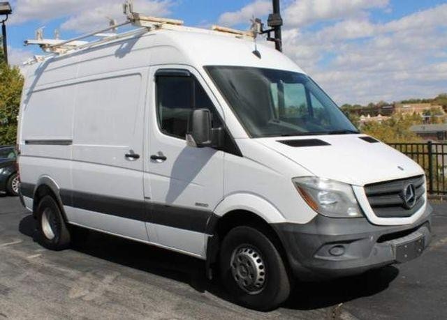 Mercedes-Benz Sprinter Cargo Vans Vehicle Full-screen Gallery Image 3