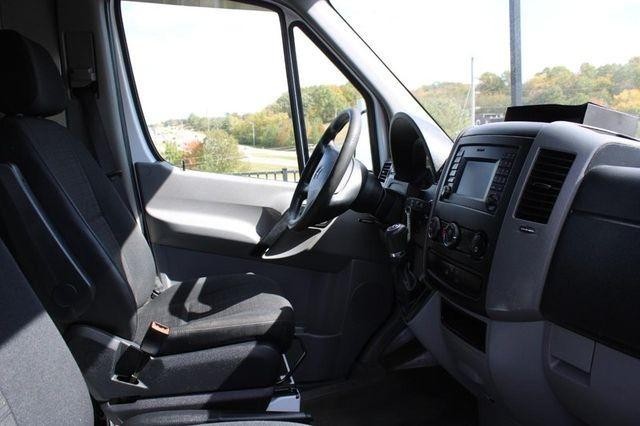 Mercedes-Benz Sprinter Cargo Vans Vehicle Full-screen Gallery Image 15