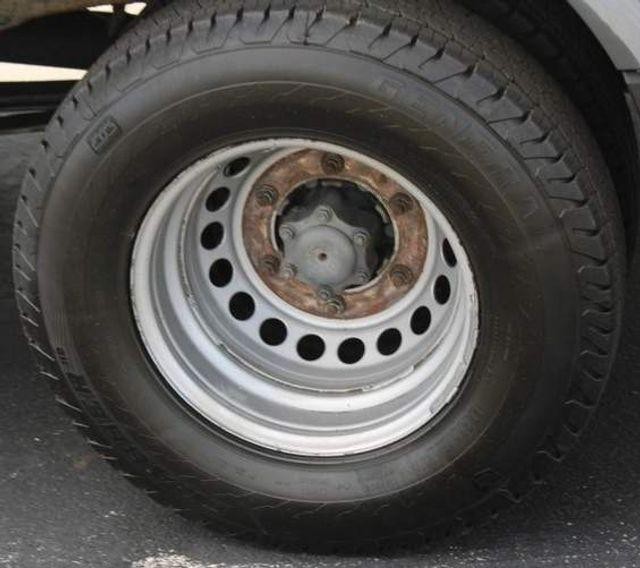 Mercedes-Benz Sprinter Cargo Vans Vehicle Full-screen Gallery Image 17