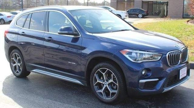 BMW X1 Vehicle Full-screen Gallery Image 3