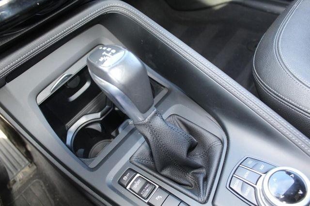 BMW X1 Vehicle Full-screen Gallery Image 11