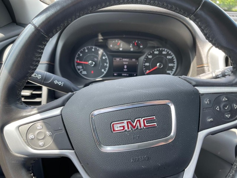 GMC Terrain Vehicle Full-screen Gallery Image 5