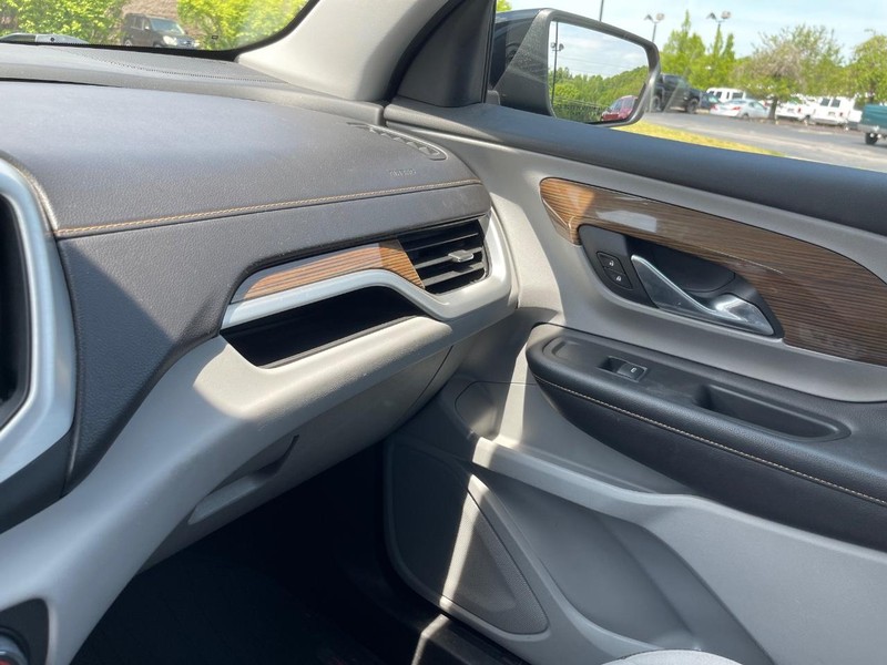 GMC Terrain Vehicle Full-screen Gallery Image 7