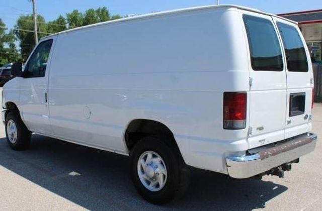 Ford Econoline Cargo Van Vehicle Full-screen Gallery Image 4