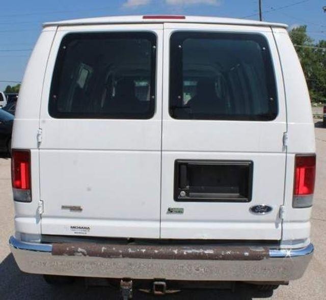 Ford Econoline Cargo Van Vehicle Full-screen Gallery Image 5