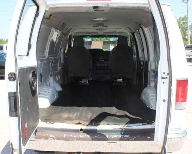 Ford Econoline Cargo Van Vehicle Full-screen Gallery Image 6