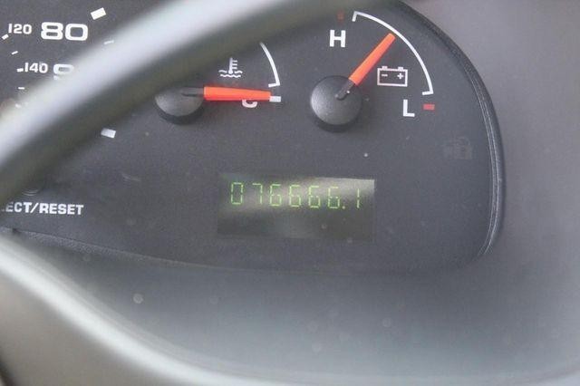 Ford Econoline Wagon Vehicle Full-screen Gallery Image 10