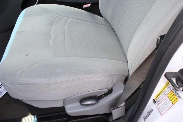 Ford Econoline Wagon Vehicle Full-screen Gallery Image 15