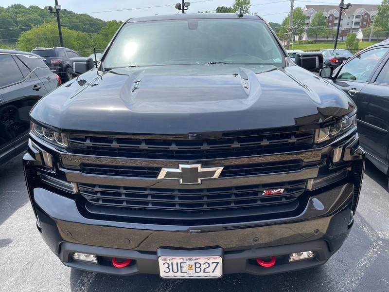 Chevrolet Silverado 1500 Vehicle Full-screen Gallery Image 3