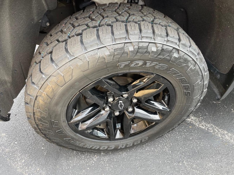 Chevrolet Silverado 1500 Vehicle Full-screen Gallery Image 8