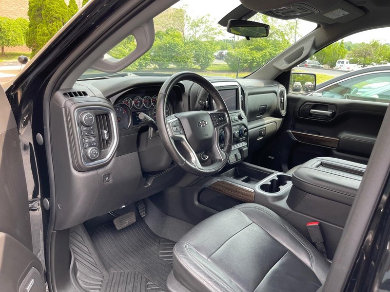 Chevrolet Silverado 1500 Vehicle Full-screen Gallery Image 9