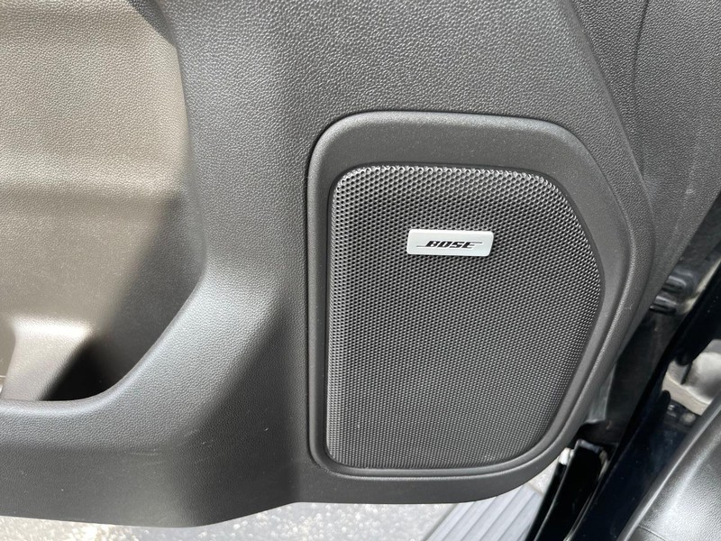 Chevrolet Silverado 1500 Vehicle Full-screen Gallery Image 14