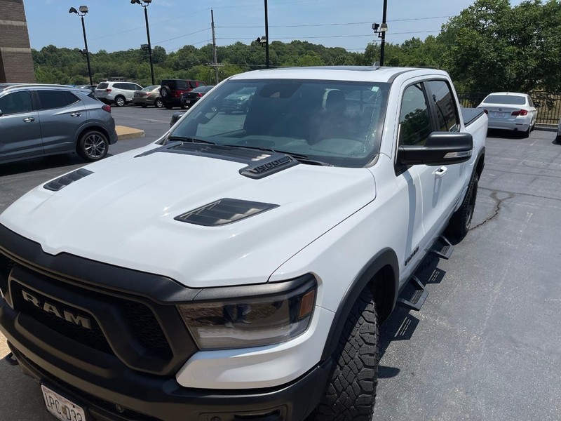 Ram 1500 Vehicle Full-screen Gallery Image 2