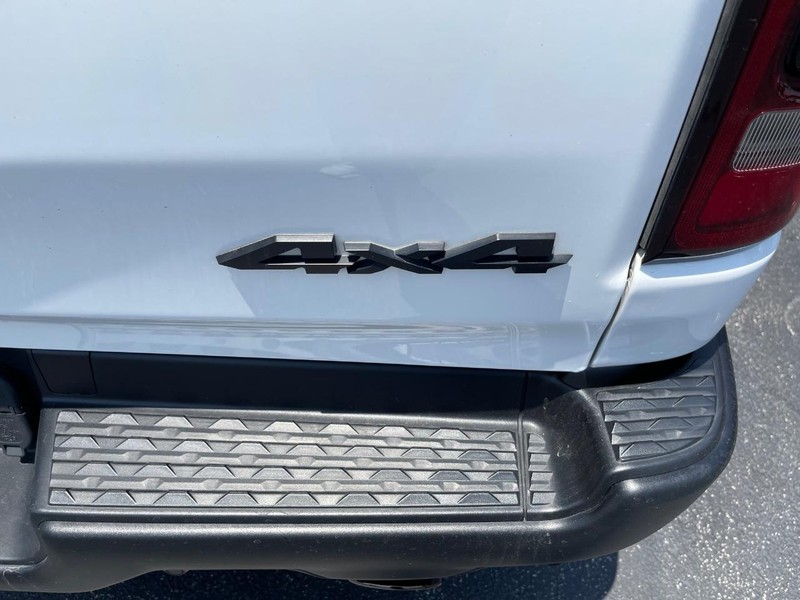 Ram 1500 Vehicle Full-screen Gallery Image 7