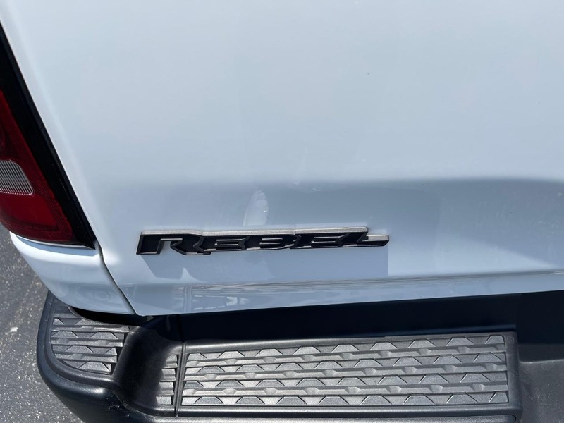 Ram 1500 Vehicle Full-screen Gallery Image 8