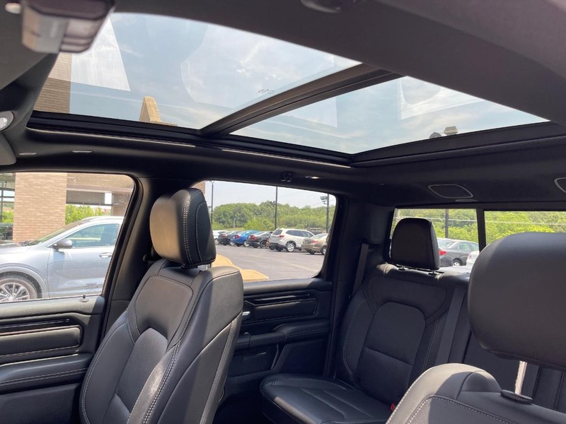 Ram 1500 Vehicle Full-screen Gallery Image 10