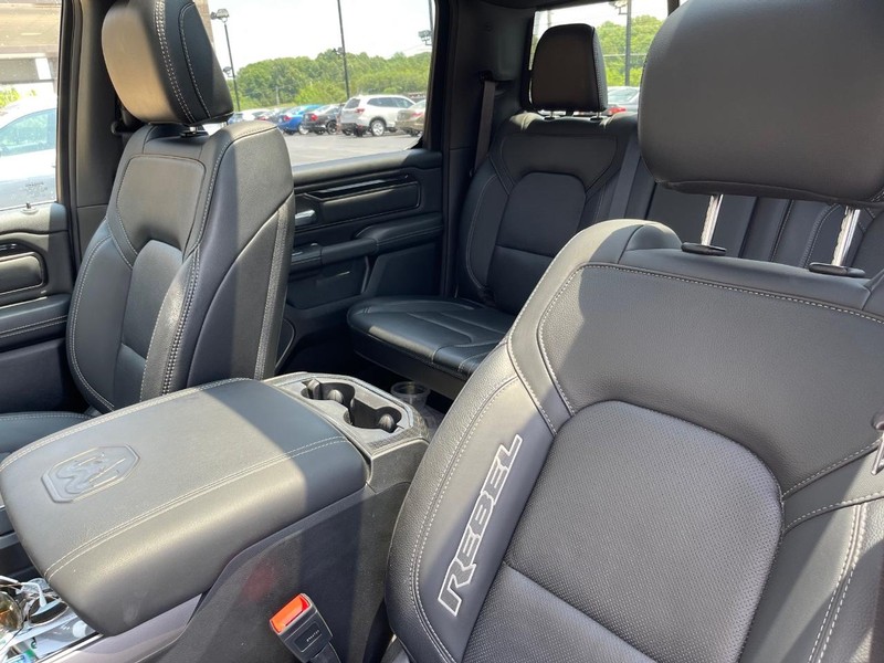 Ram 1500 Vehicle Full-screen Gallery Image 11