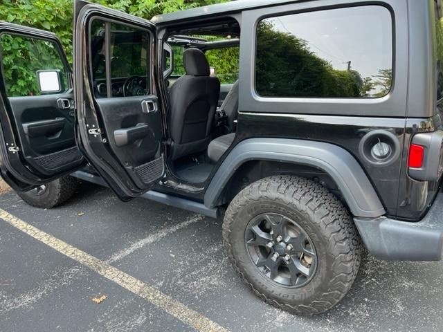 Jeep Wrangler Unlimited Vehicle Full-screen Gallery Image 7