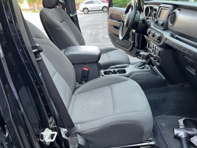 Jeep Wrangler Unlimited Vehicle Full-screen Gallery Image 9