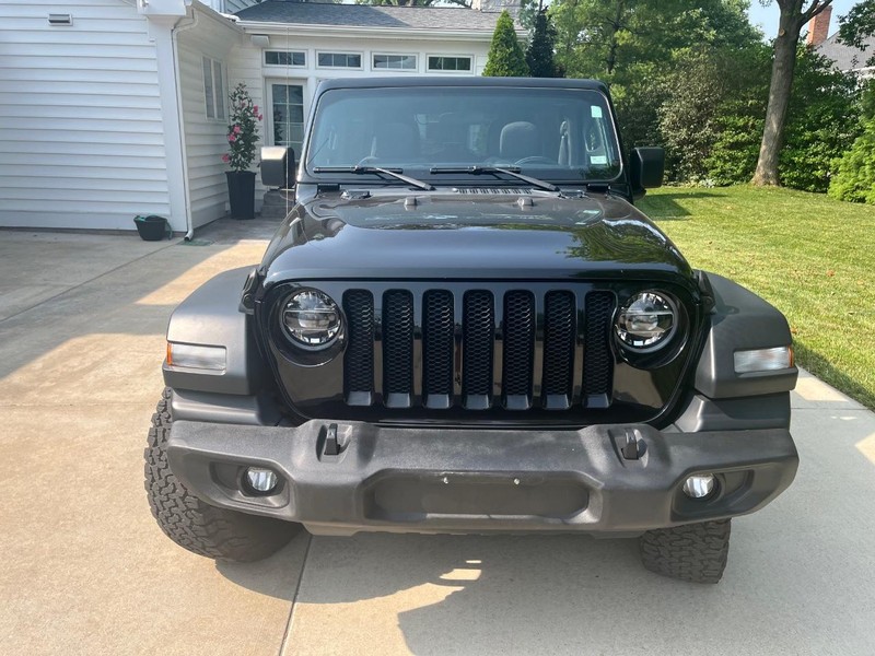 Jeep Wrangler Unlimited Vehicle Full-screen Gallery Image 2