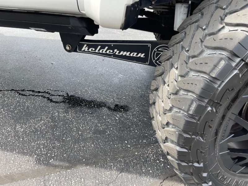 Ford Super Duty F-450 DRW Vehicle Full-screen Gallery Image 10