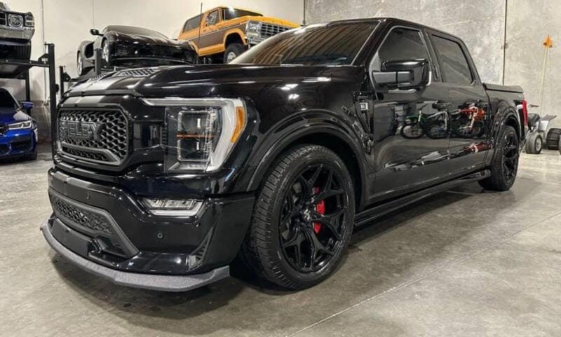 Ford F-150 Vehicle Full-screen Gallery Image 3