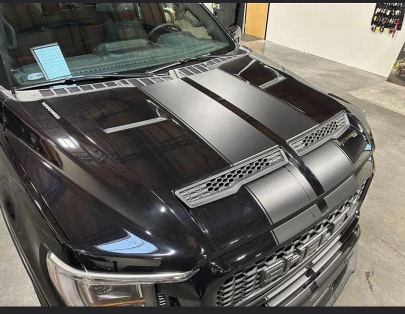 Ford F-150 Vehicle Full-screen Gallery Image 4