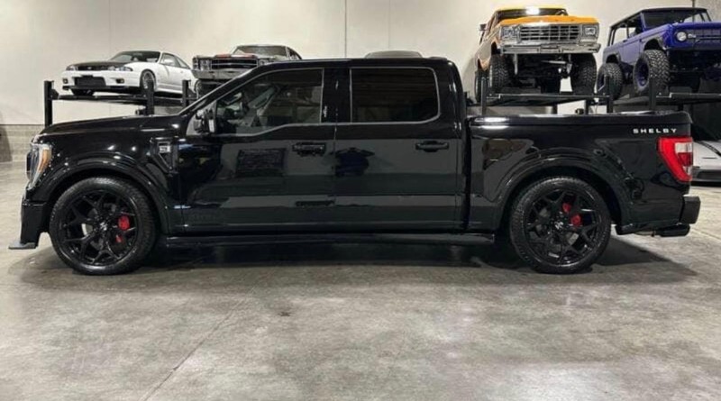 Ford F-150 Vehicle Full-screen Gallery Image 8