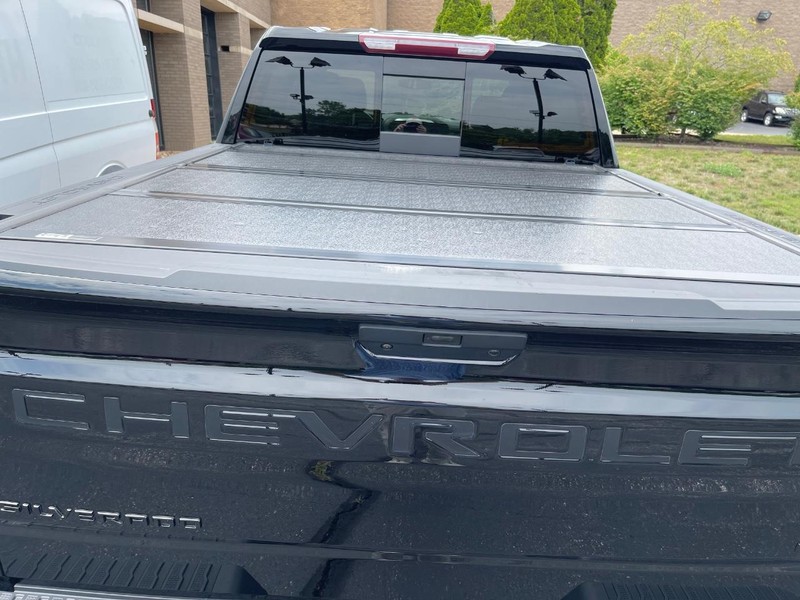 Chevrolet Silverado 1500 Vehicle Full-screen Gallery Image 5