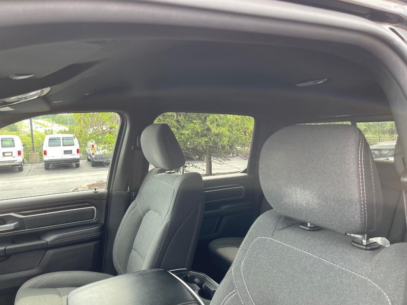 Ram 1500 Vehicle Full-screen Gallery Image 11