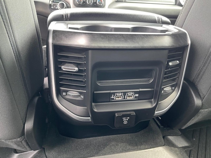 Ram 1500 Vehicle Full-screen Gallery Image 15