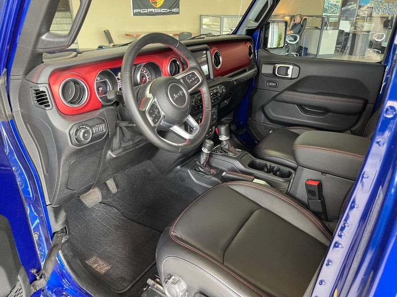 Jeep Wrangler Unlimited Vehicle Full-screen Gallery Image 8