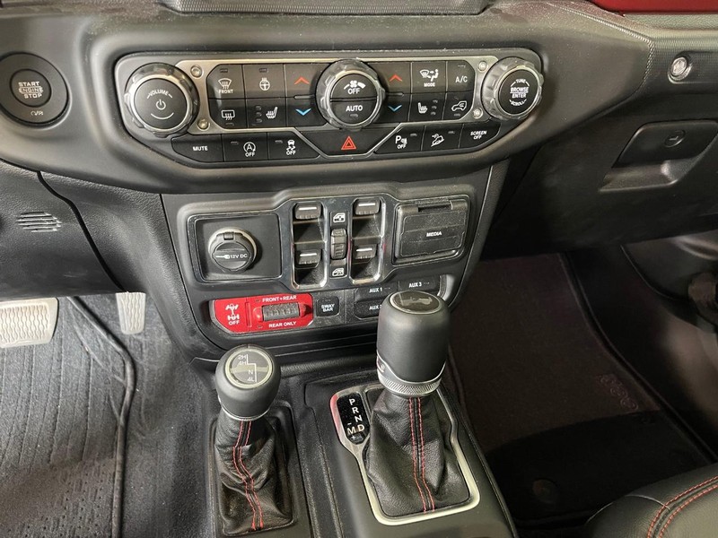 Jeep Wrangler Unlimited Vehicle Full-screen Gallery Image 12