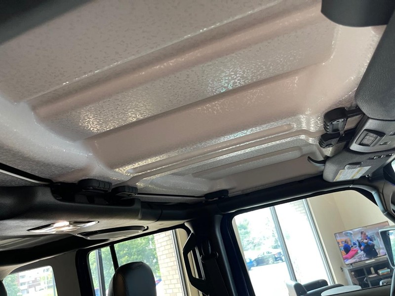 Jeep Wrangler Unlimited Vehicle Full-screen Gallery Image 13