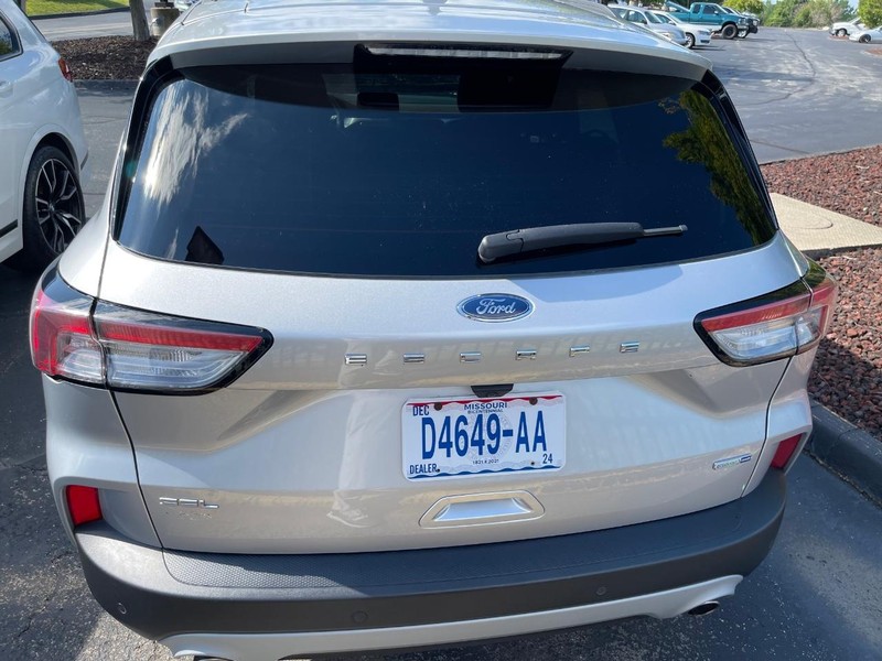 Ford Escape Vehicle Full-screen Gallery Image 5