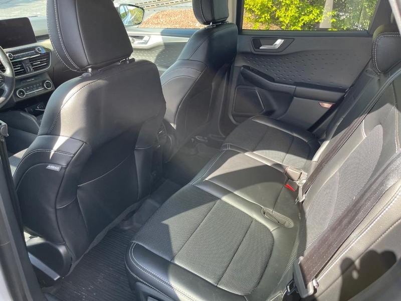 Ford Escape Vehicle Full-screen Gallery Image 13