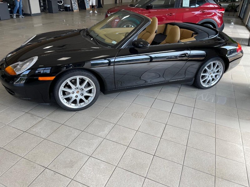 Porsche 911 Carrera Vehicle Full-screen Gallery Image 4