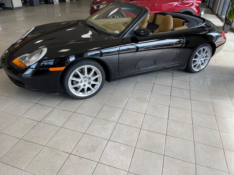 Porsche 911 Carrera Vehicle Full-screen Gallery Image 6